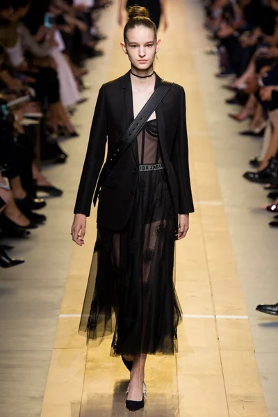Look 38